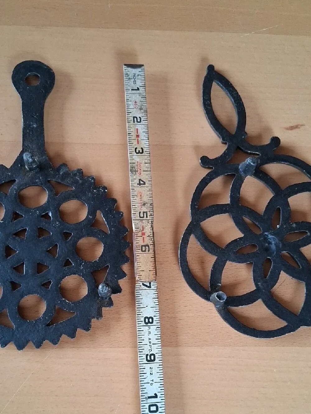 Decorative Black Lightweight Metal Wall Hooks/Trivet– Set of 3
